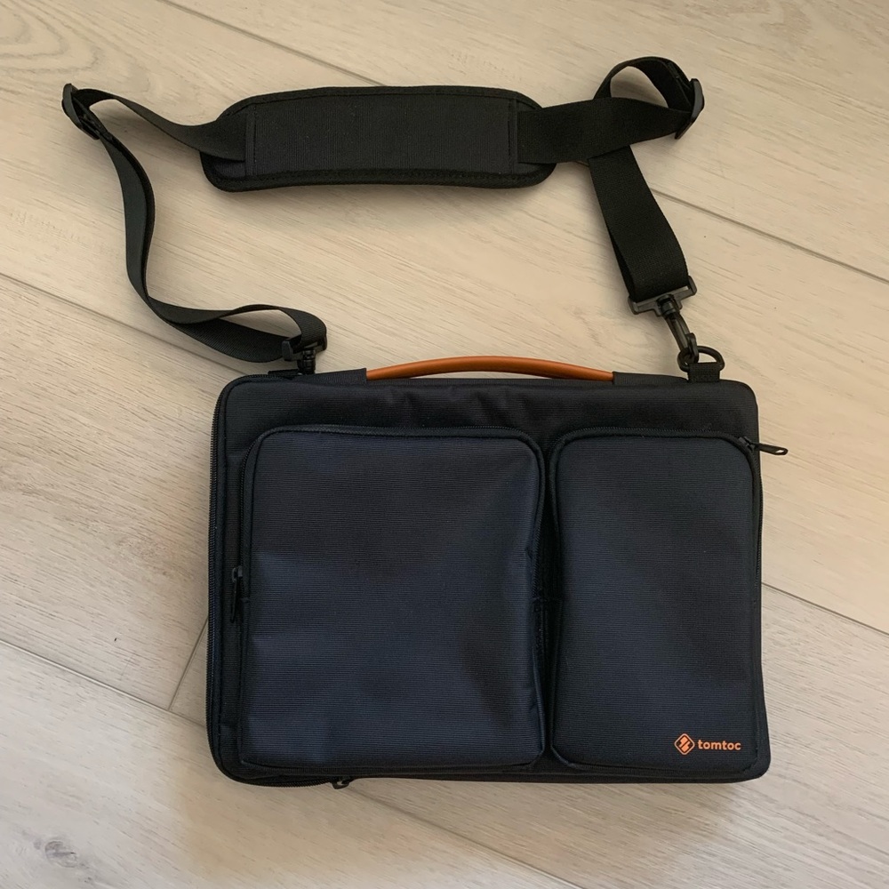 Black Laptop Shoulder Bag